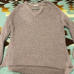 Shade of purple v-neck long sleeve sweater